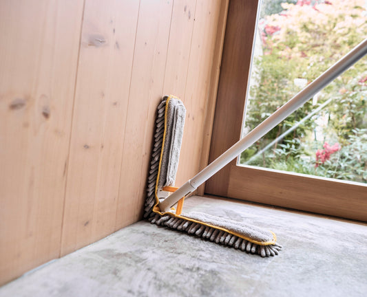 [hidden] [lifestyle] CleanTech™ Adjustable Floor Duster