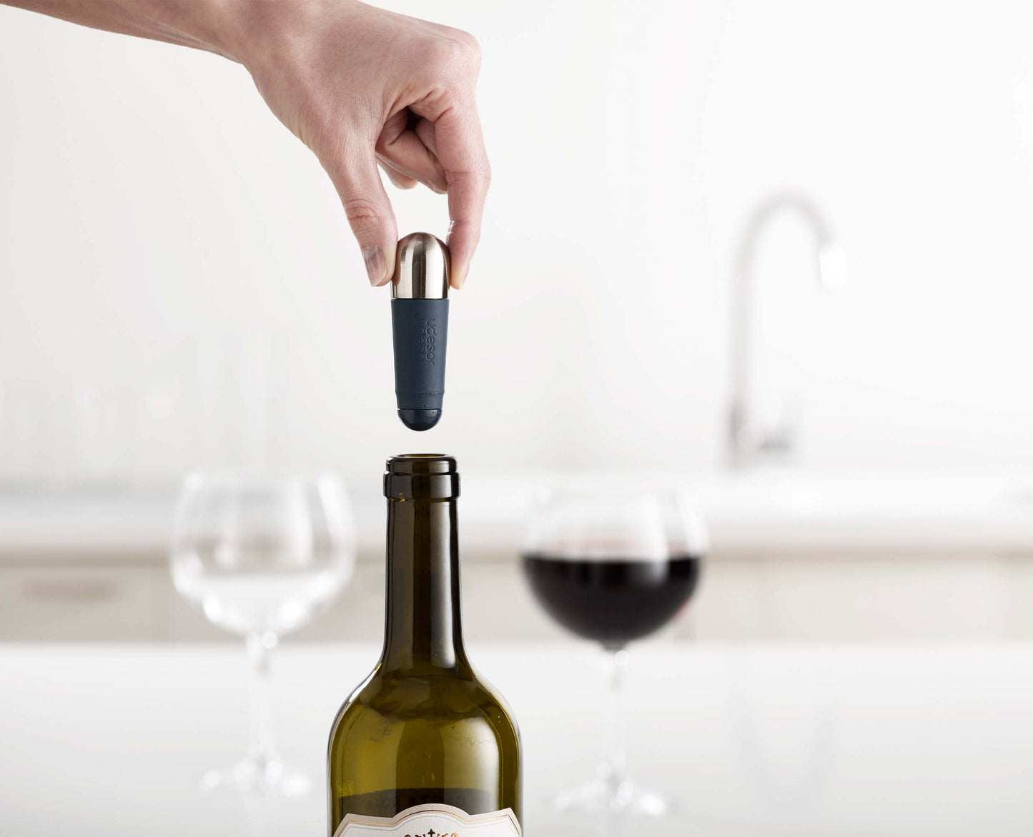 [half-width] BarWise™ Twist-lock Wine Stoppers - 20110 - Image 5