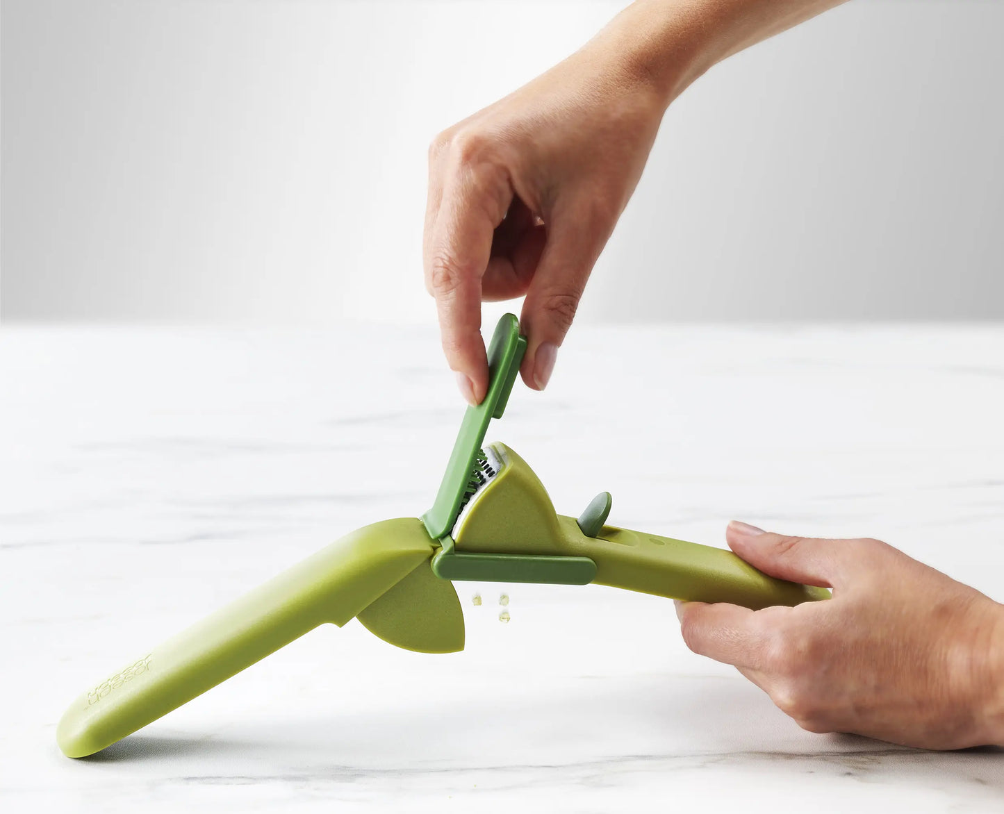 [half-width] CleanForce™ Garlic Press - 20179 - Image 4