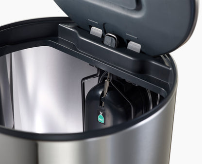 [half-width] Arc™ 30L Easy-push Stainless-steel Pedal Bin Starter Set