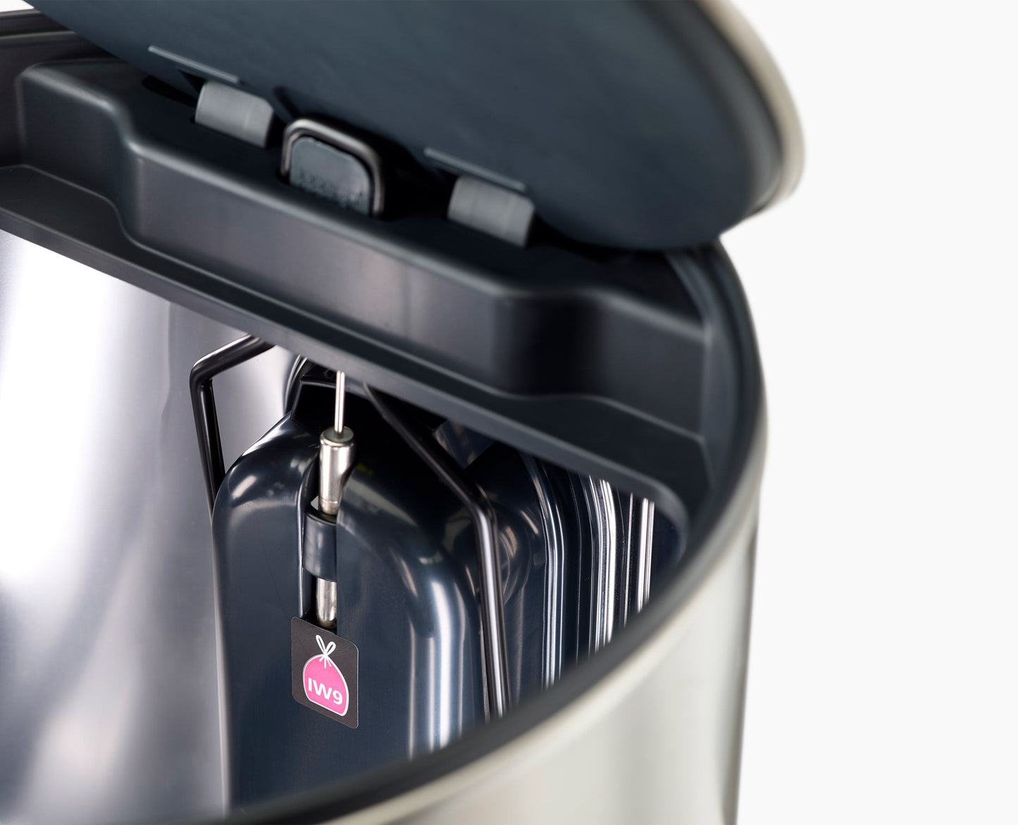 [half-width] Arc™ 10L Easy-push Stainless-steel Pedal Bin Starter Set