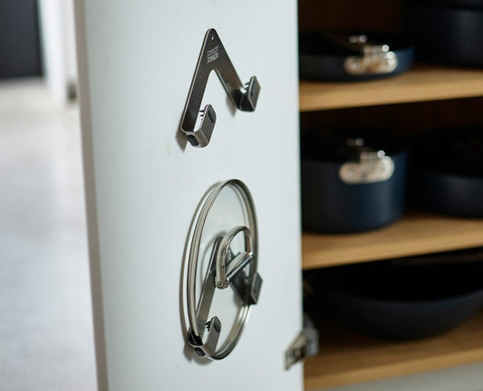 [hidden] [lifestyle] Space™ Pack of 2 Stainless-steel Pan Lid Holders - 45059 - Image 2