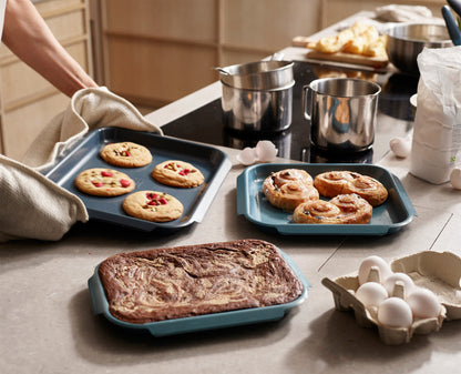 [half-width] 6-piece Nest Non-stick Baking Tray Set